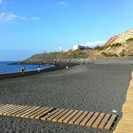 With One Bedroom In Santa Cruz De Tenerife Canarias With Wonderful Sea View Terrace And Wifi 2 Km From The Beach アパート *